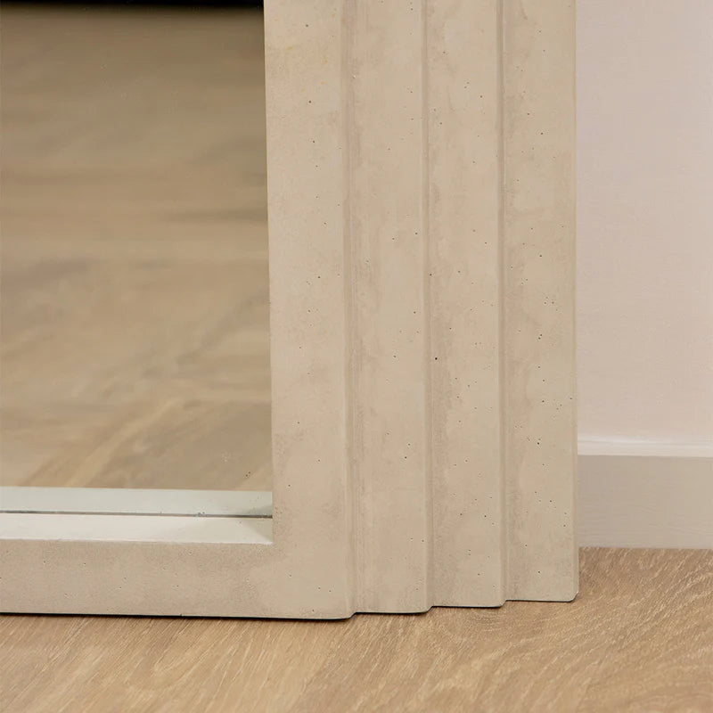 Arche-Spiegel Luciana Standspiegel aus Beton 180x110 cm